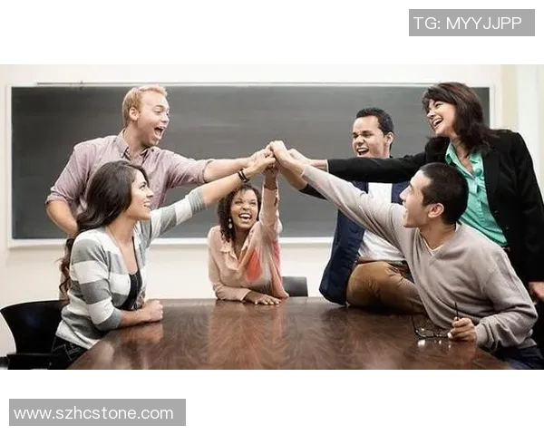 团结协作共赢未来：探索团队合作精神在现代职场中的重要性与实践路径